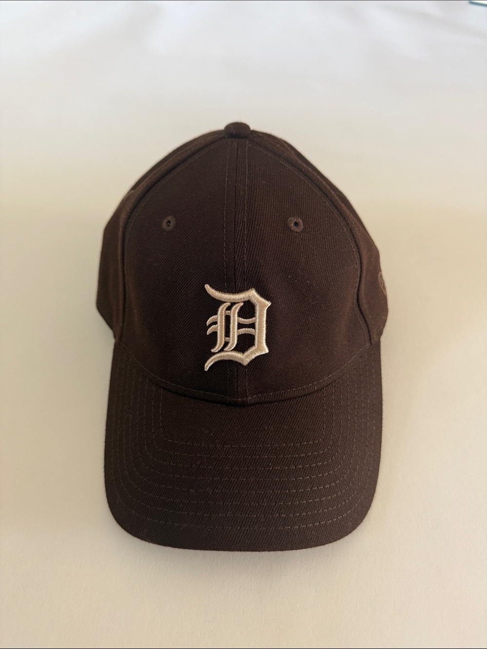 Aritzia New Era Brown Baseball Cap with Cream 'D' Logo